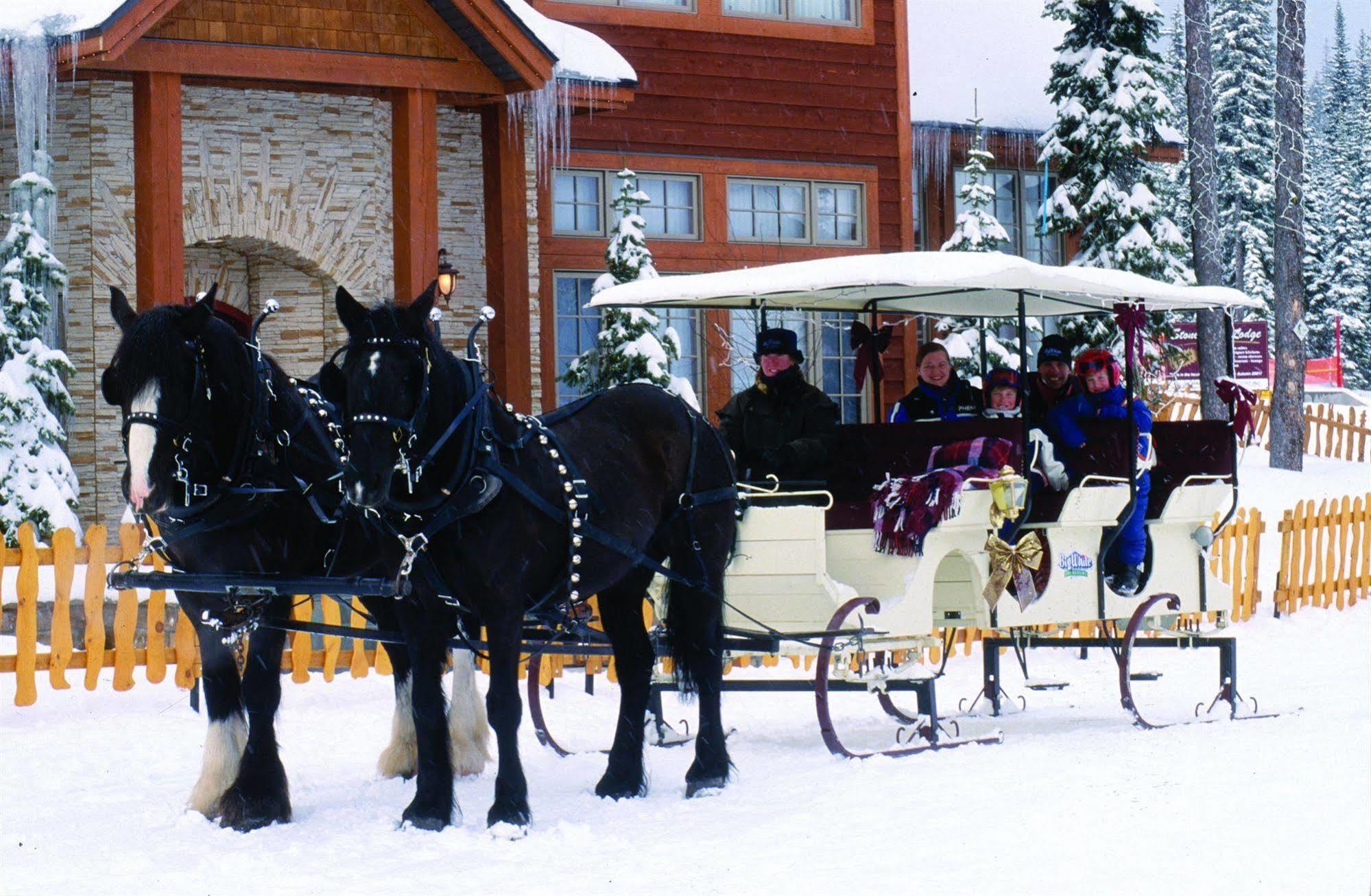 White Crystal Inn Big White Extérieur photo